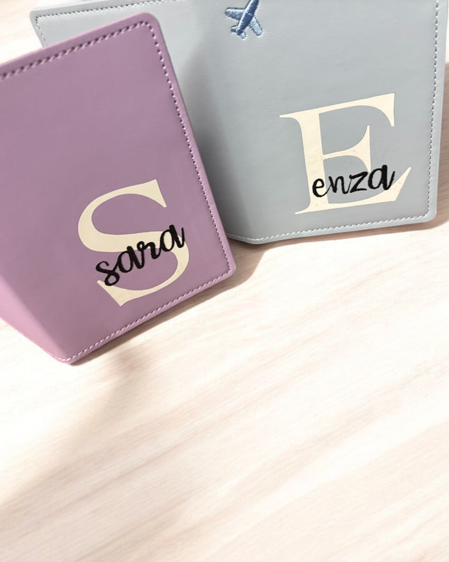 Porta Passaporto Personalizzato con Iniziale e Nome