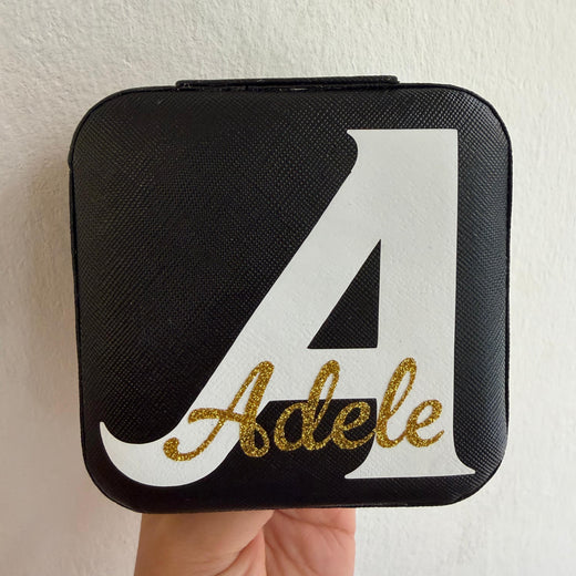 Portagioie Personalizzato – Iniziale & Nome