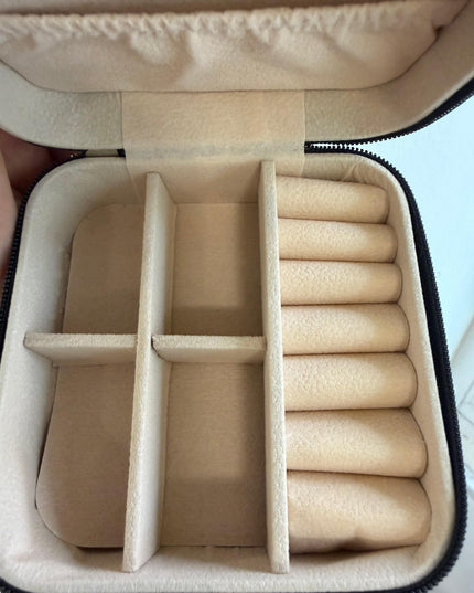 Portagioie Personalizzato – Iniziale & Nome